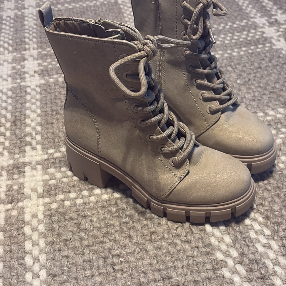 Stylish Tan Lace-Up Ankle Boots